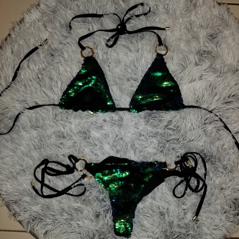 Beach Bunny Siren Song bikini